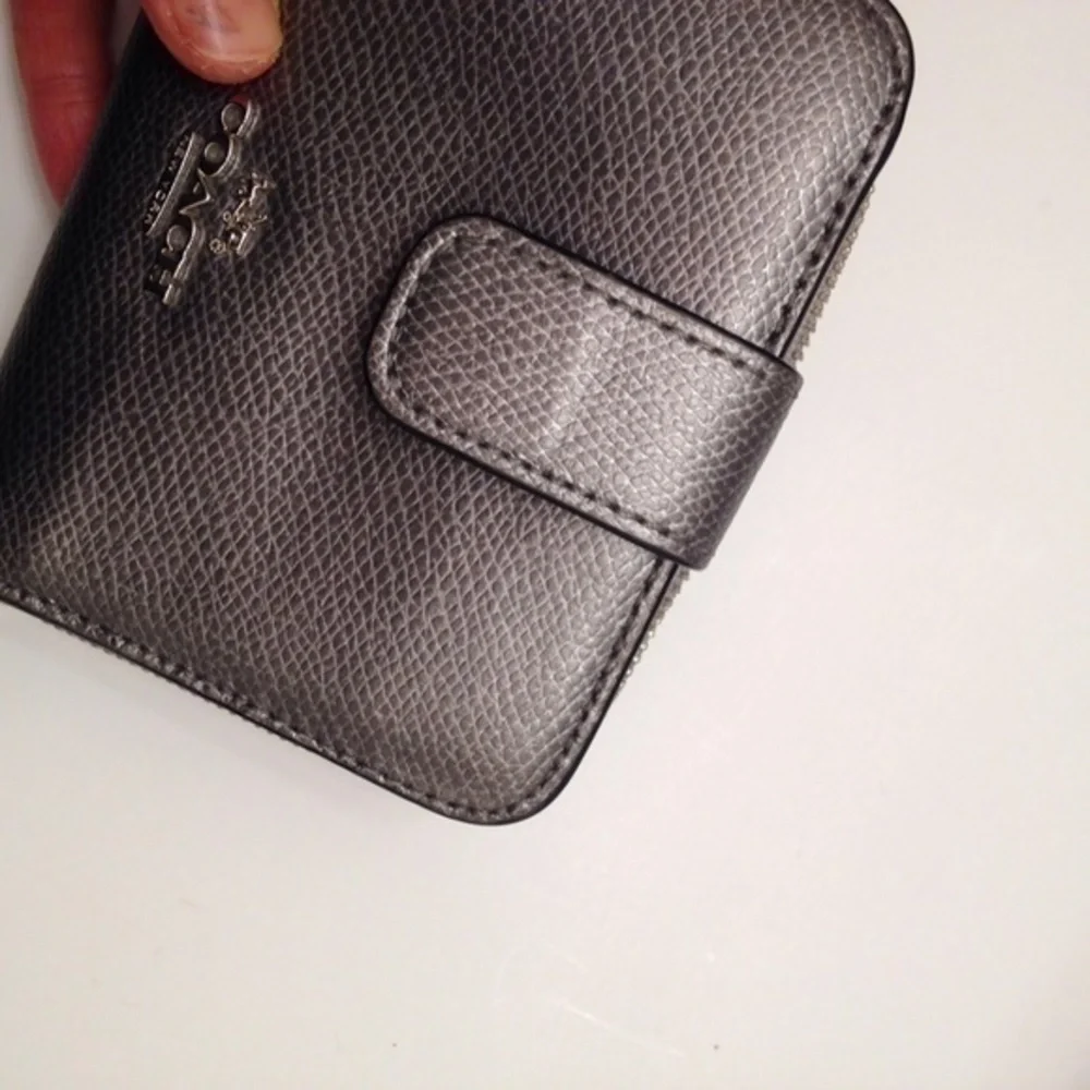 COACH SILVER WALLET